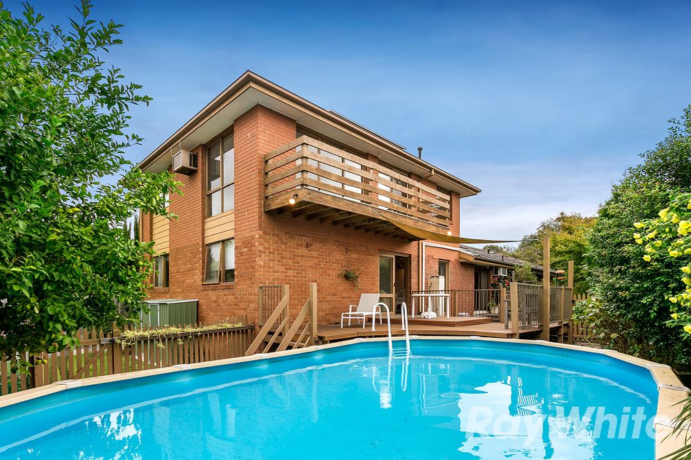 2 Fernly Court, Wheelers Hill VIC 3150, Image 2