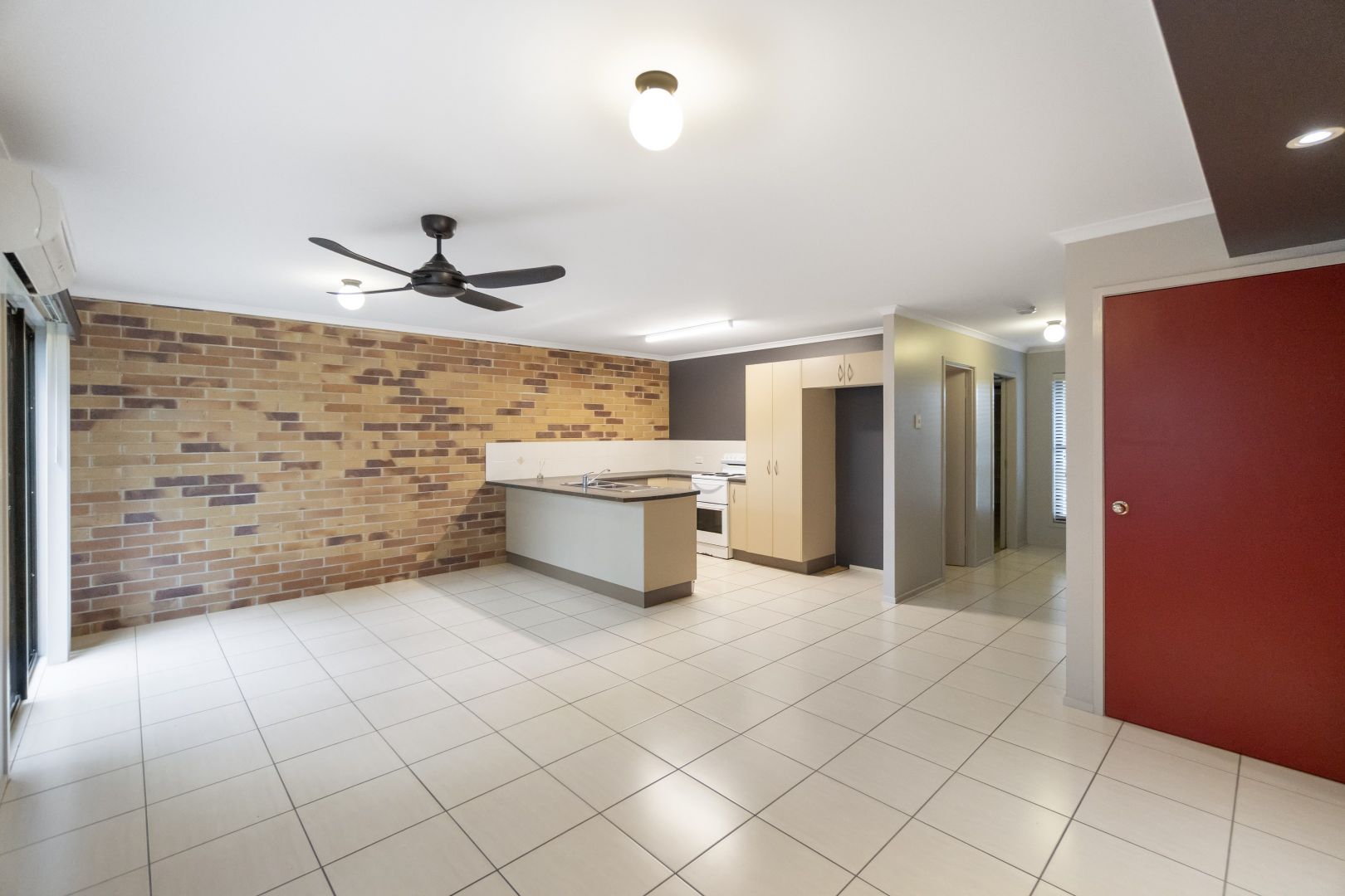 2/6 McIlwraith Street, Bundaberg South QLD 4670, Image 2