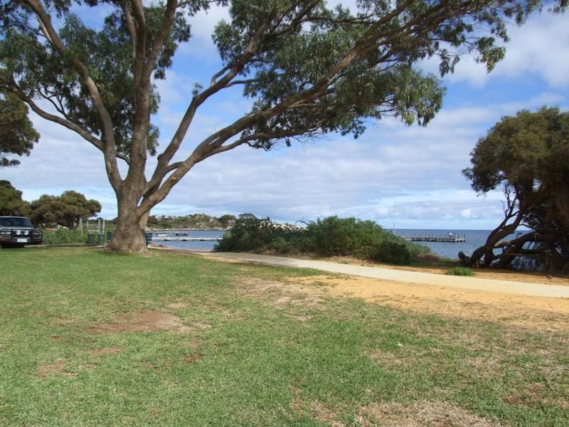 Lot 718 Cnr Thomas Street & Long Street, Leeman WA 6514, Image 1