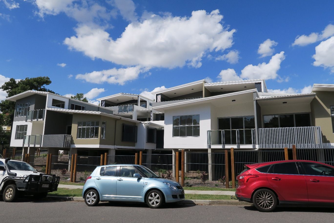 3 bedrooms Apartment / Unit / Flat in 9/96 Dell Rd ST LUCIA QLD, 4067