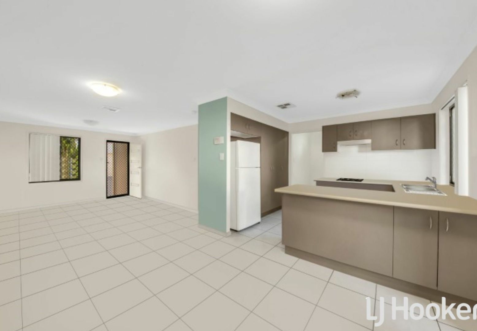 9/21 Roberts Street, South Gladstone QLD 4680, Image 2