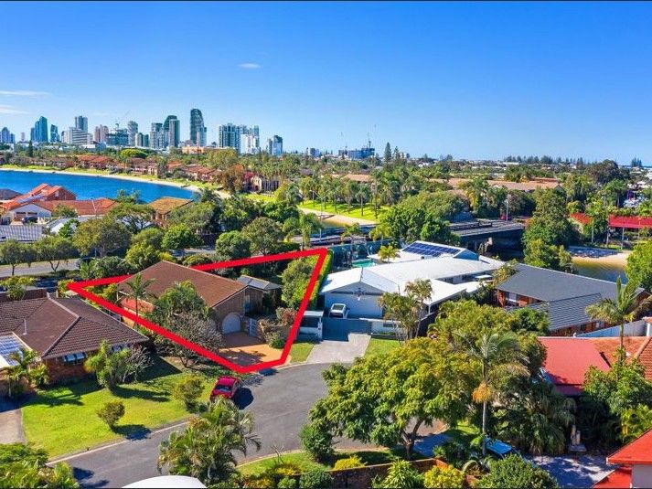 18 Salacia Avenue, Mermaid Waters Property History & Address Research
