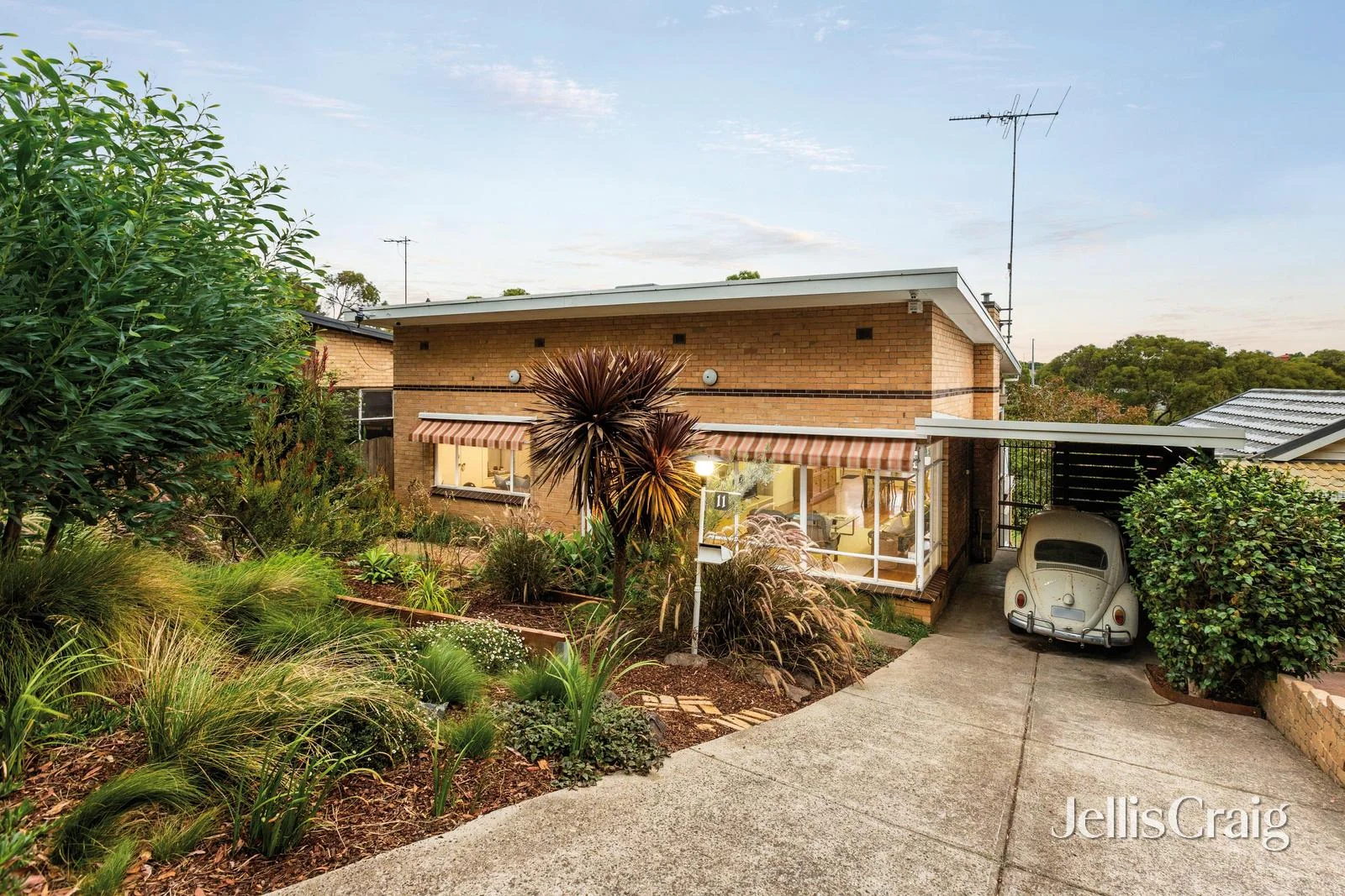 11 Cleve Road, Pascoe Vale South VIC 3044