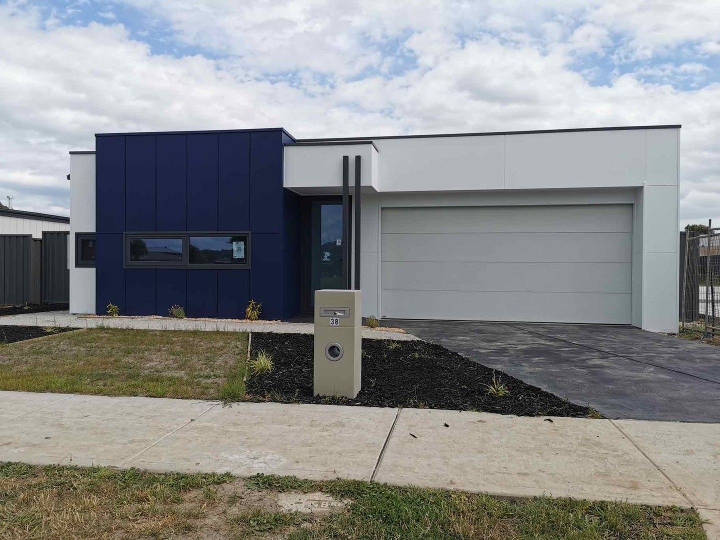 4 bedrooms House in 38 Beartooth Court PAKENHAM VIC, 3810