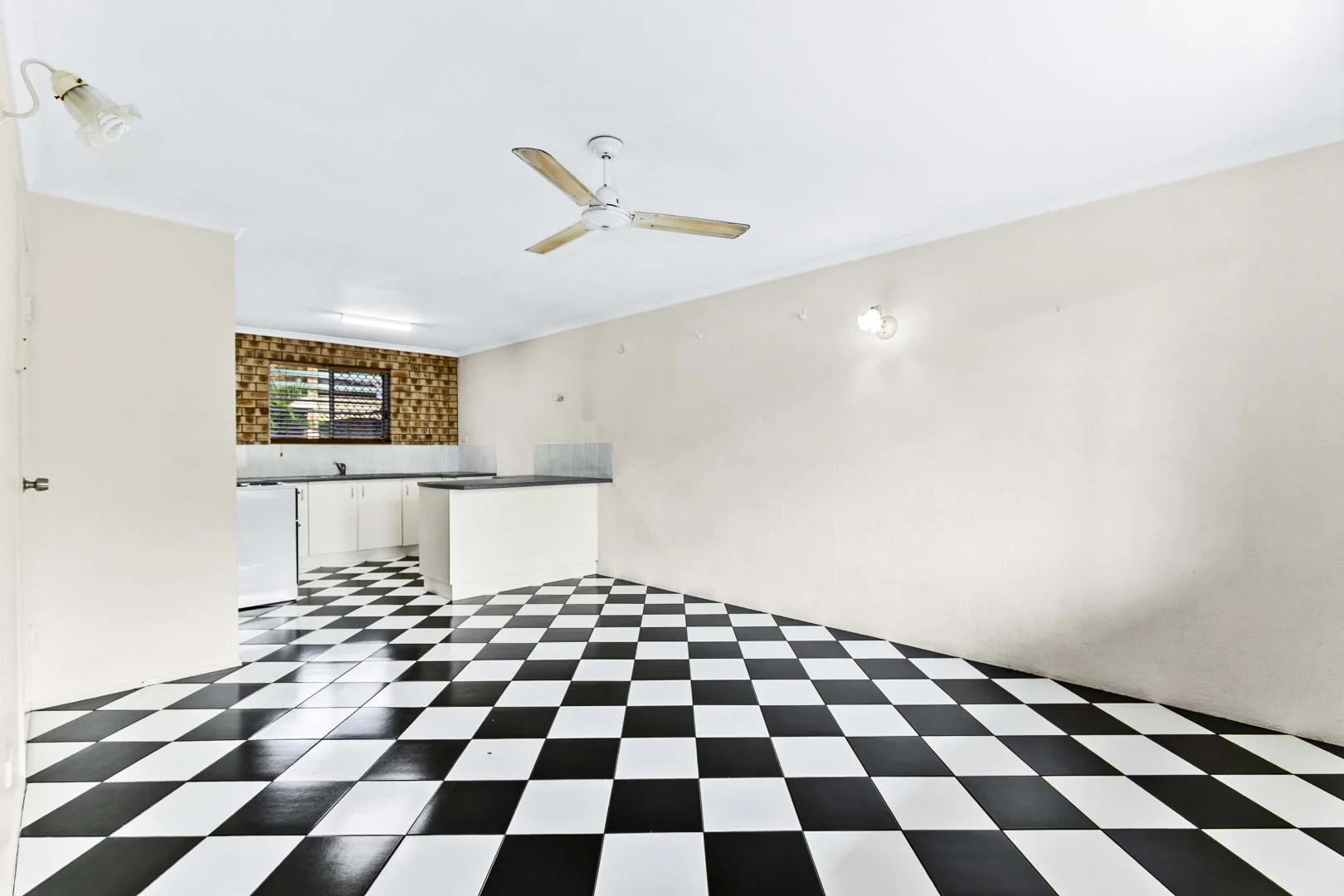 Additional image 4 of 4/1 King Street, Urangan QLD 4655