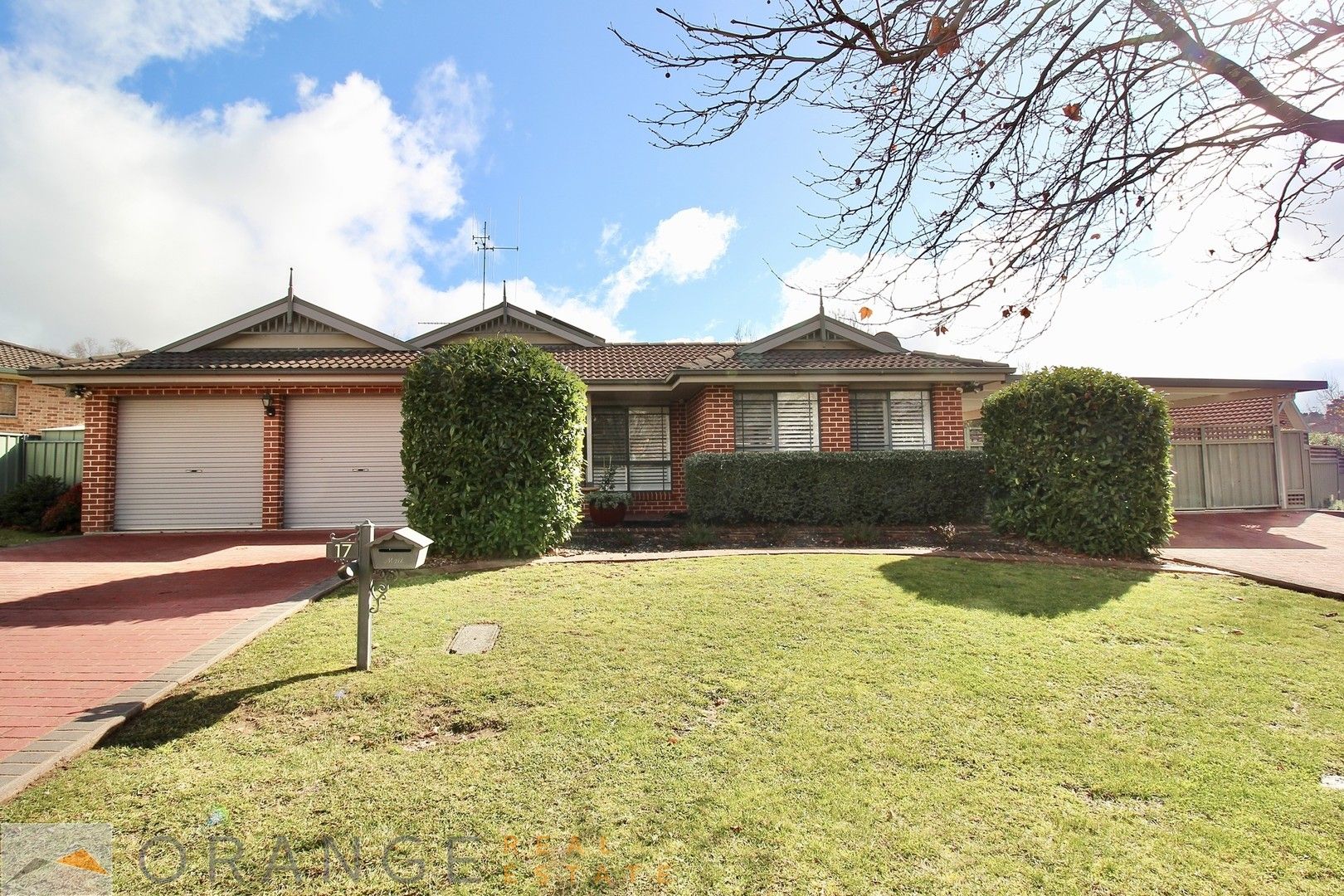 4 bedrooms House in 17 Agland Crescent ORANGE NSW, 2800