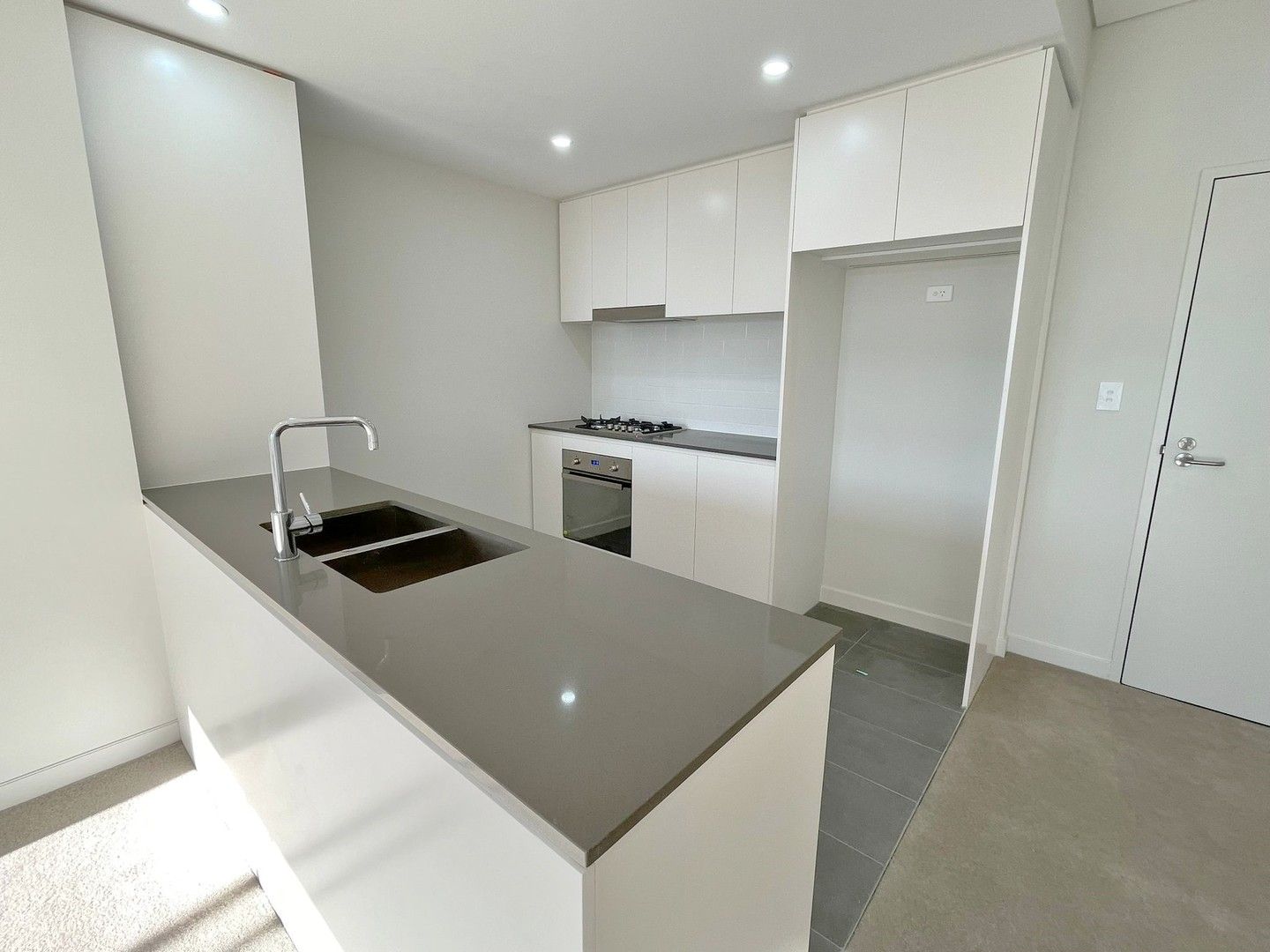 1 bedrooms Apartment / Unit / Flat in 811/22 Dressler Court MERRYLANDS NSW, 2160