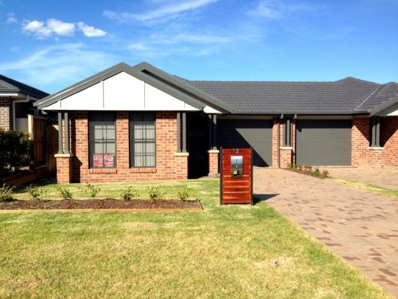 3 bedrooms Apartment / Unit / Flat in 15 Teal Street ABERGLASSLYN NSW, 2320