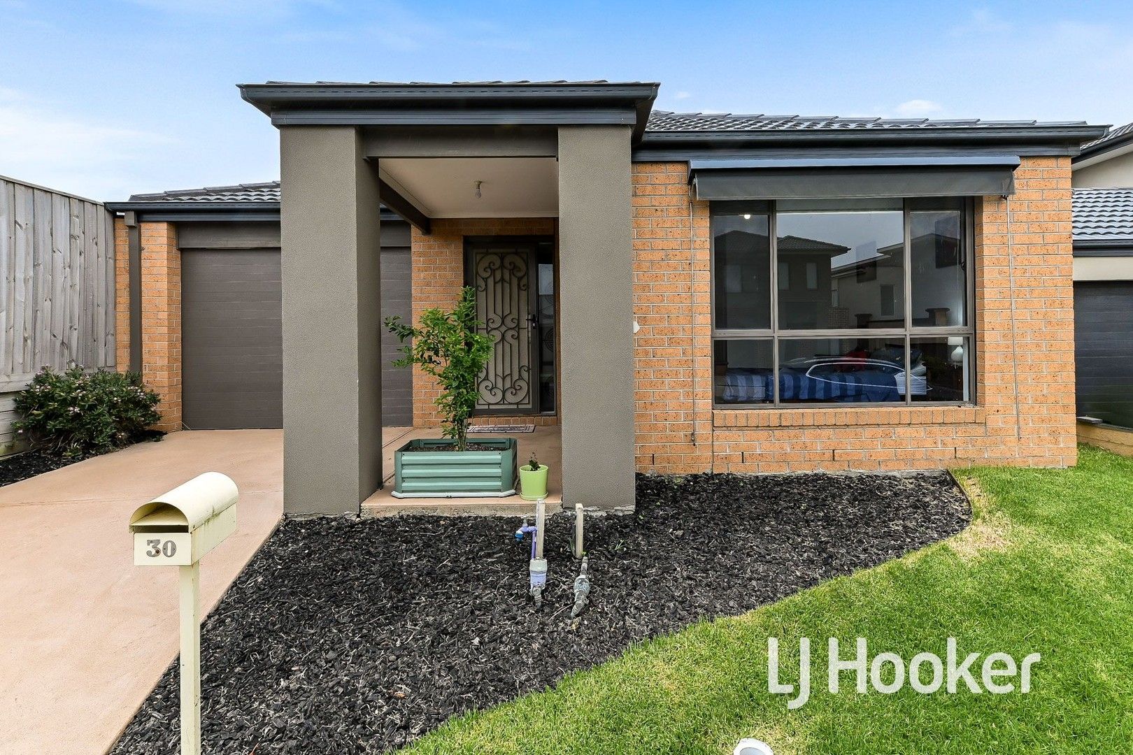 3 bedrooms House in 30 Jomon Way OFFICER VIC, 3809