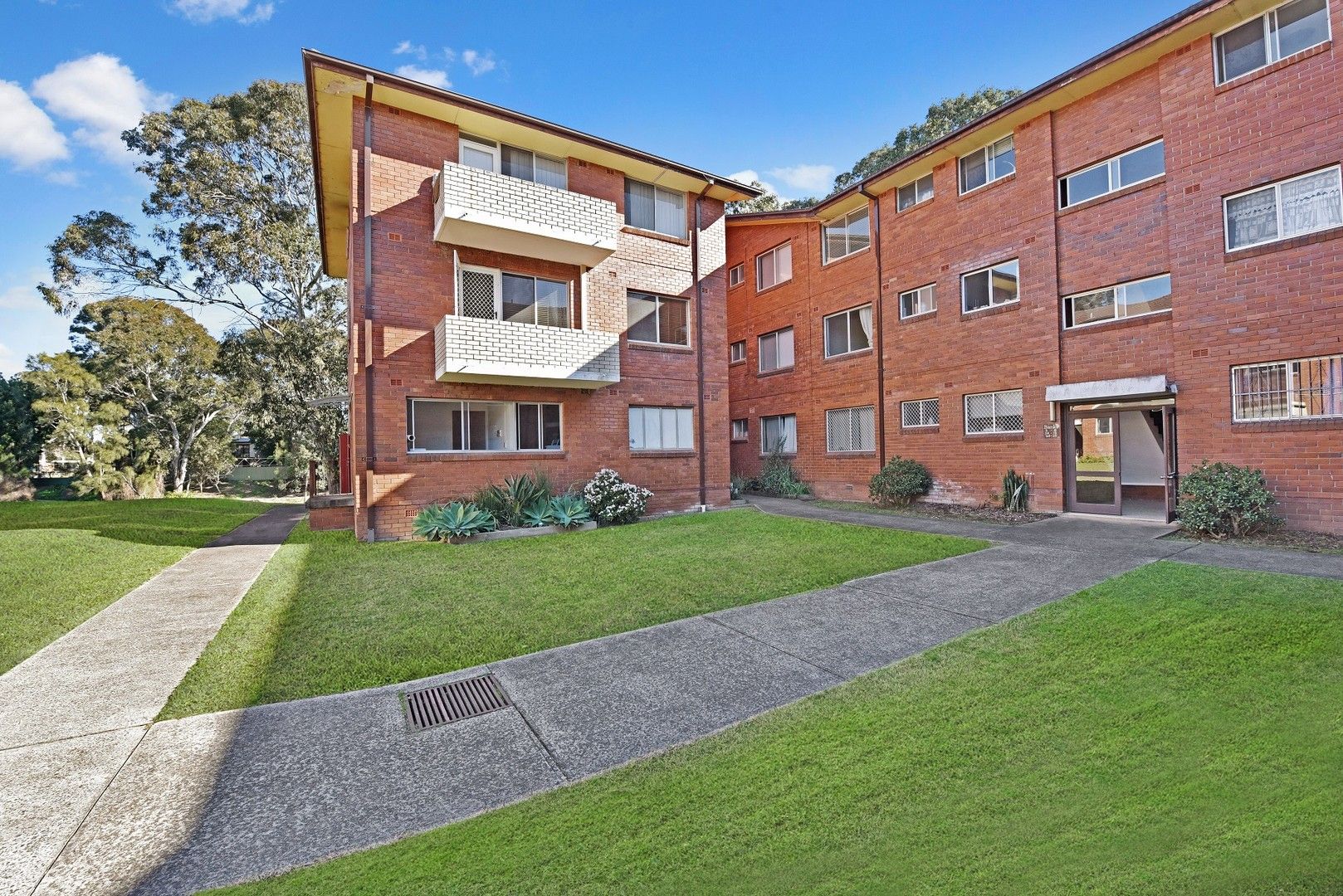 1 bedrooms Apartment / Unit / Flat in 19/190 SANDAL CRESCENT CARRAMAR NSW, 2163