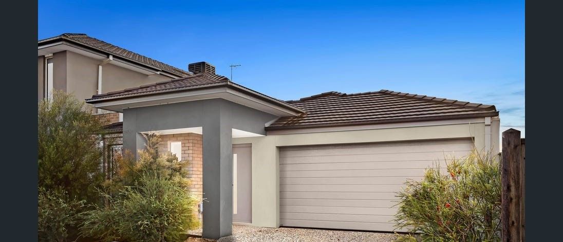 4 bedrooms House in 4 Living Crescent POINT COOK VIC, 3030
