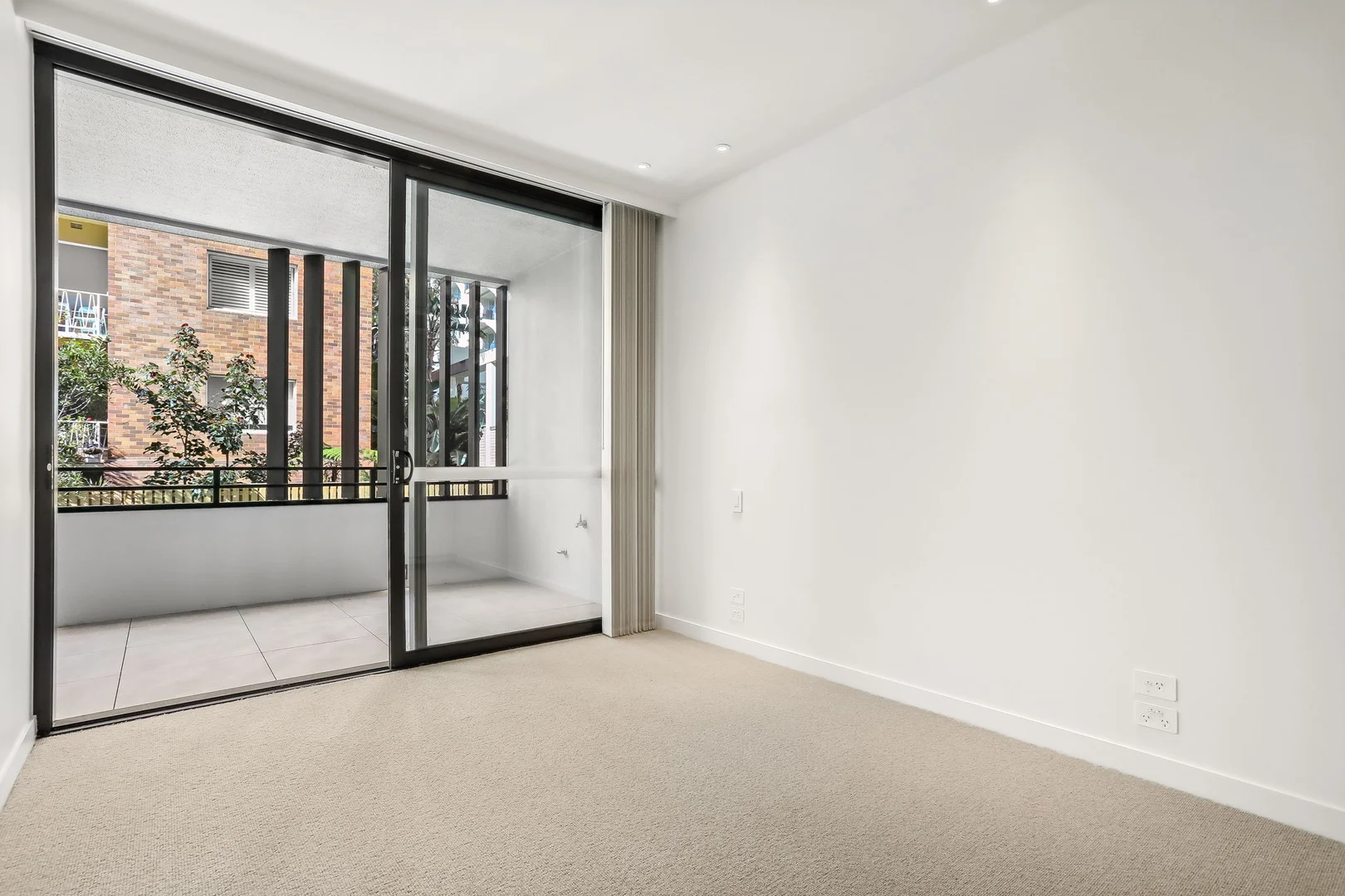 Additional image 3 of 105/11 Greenknowe Street, Elizabeth Bay NSW 2011