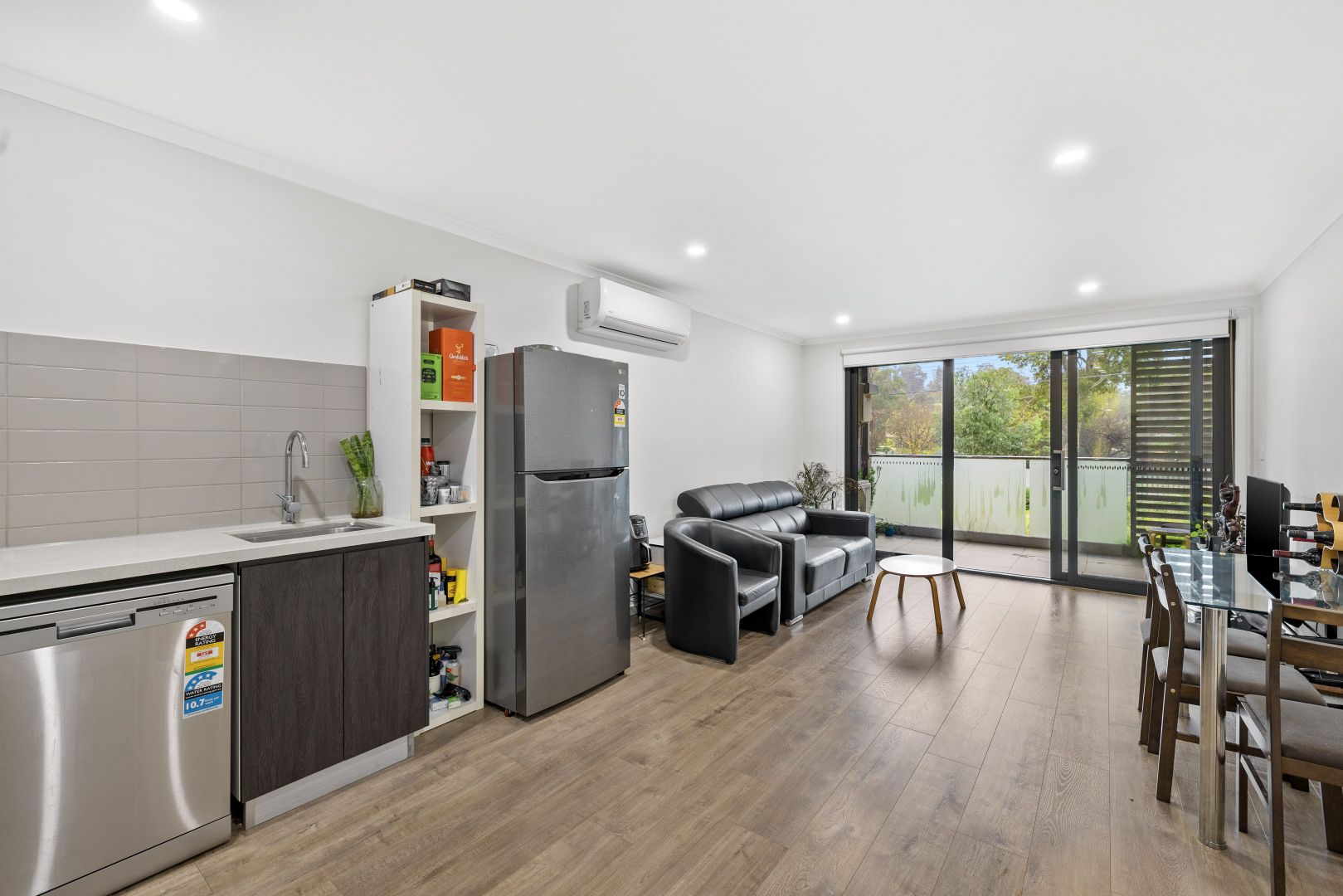 102/4 Short Street, Boronia VIC 3155, Image 2