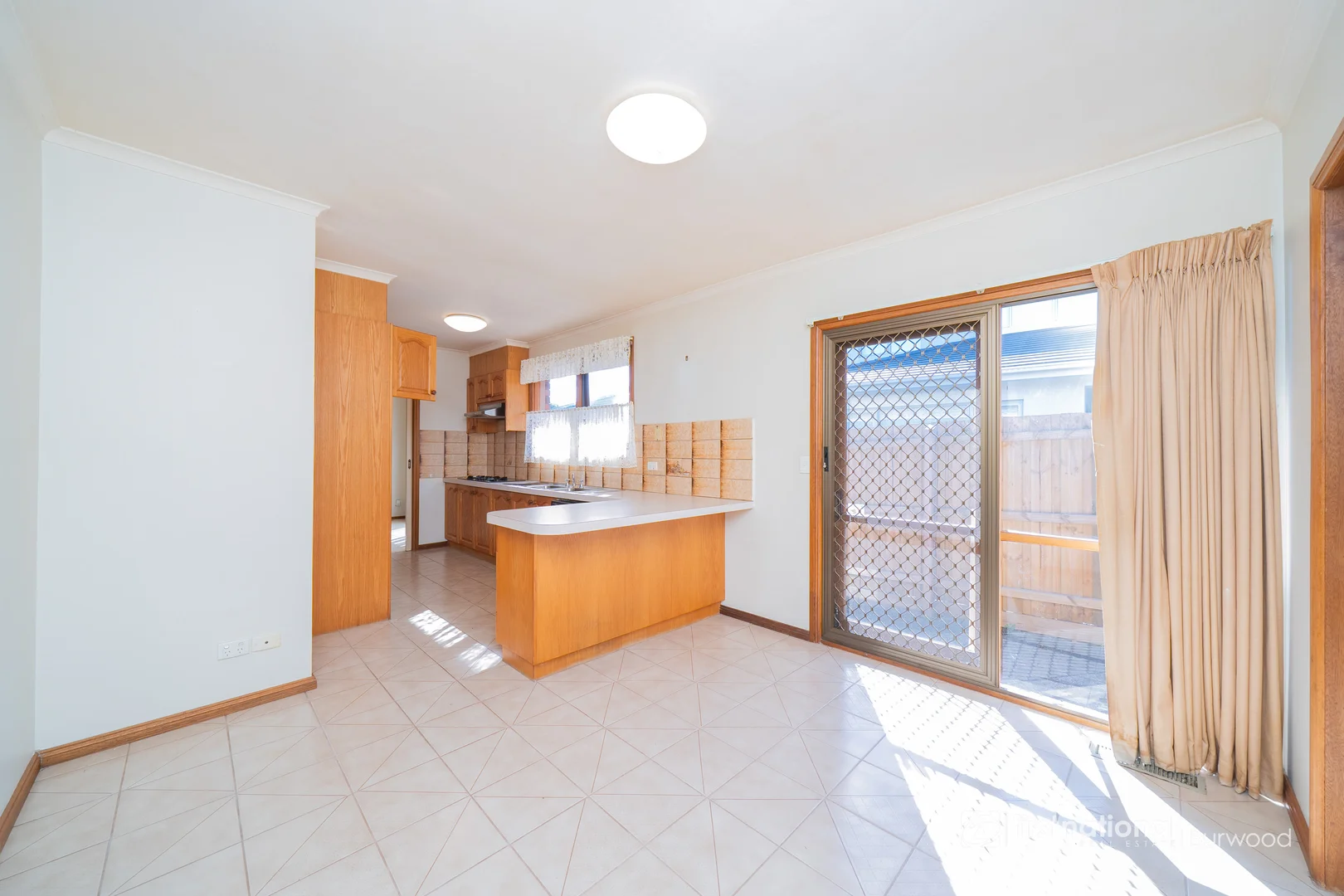 Additional image 3 of 2/13 Roberts Street, Glen Waverley VIC 3150