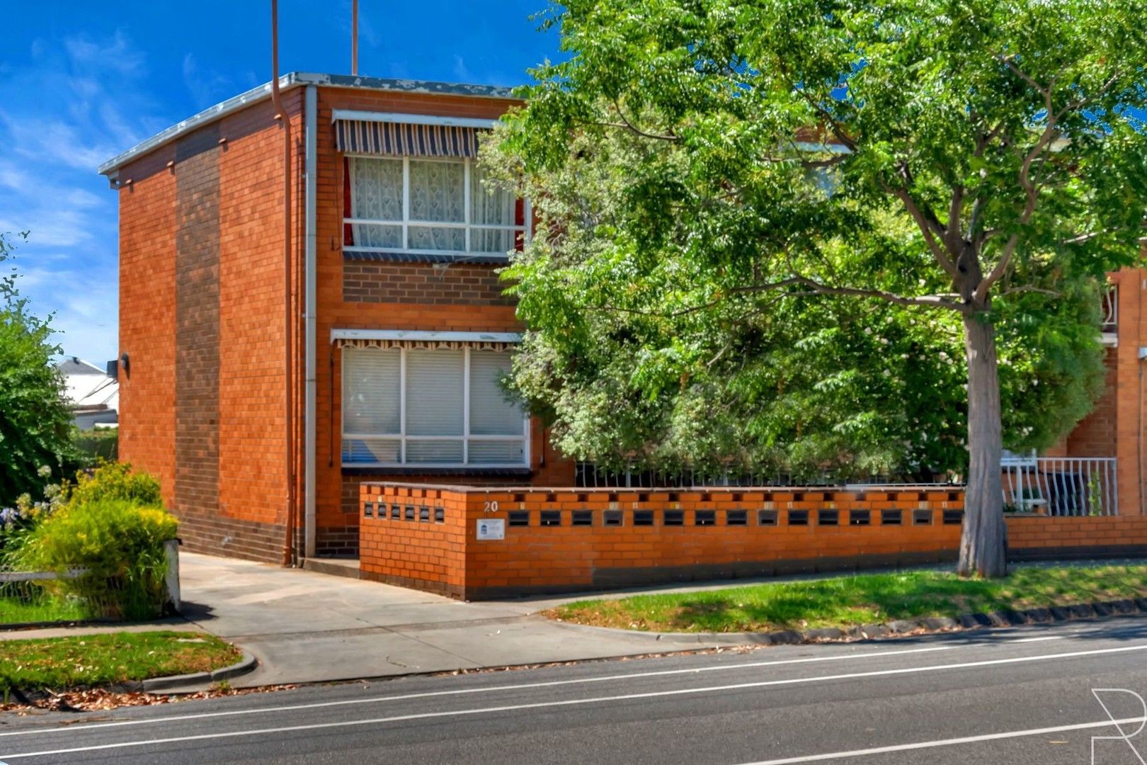 2 bedrooms Apartment / Unit / Flat in 11/20 Fitzgerald Road ESSENDON VIC, 3040