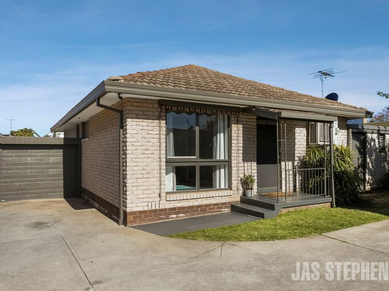 2 bedrooms Villa in 4/101 Blackshaws Road NEWPORT VIC, 3015