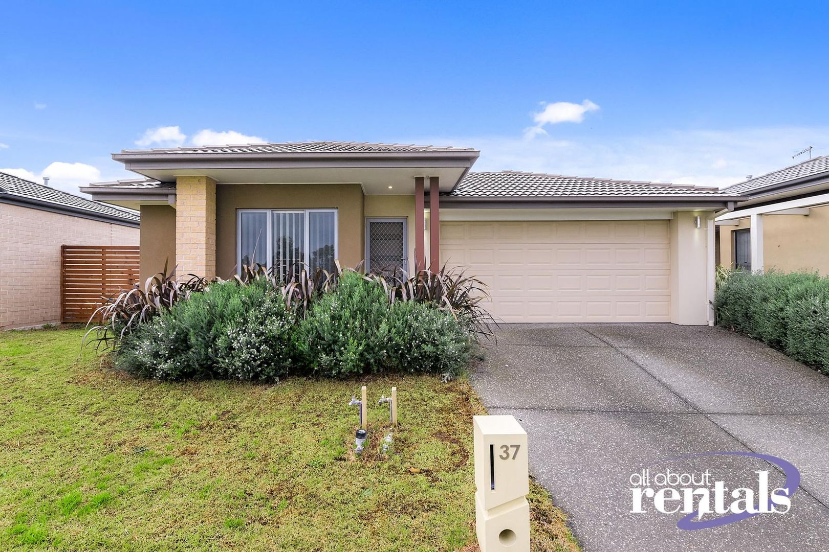 37 Campaspe Street, Clyde North VIC 3978