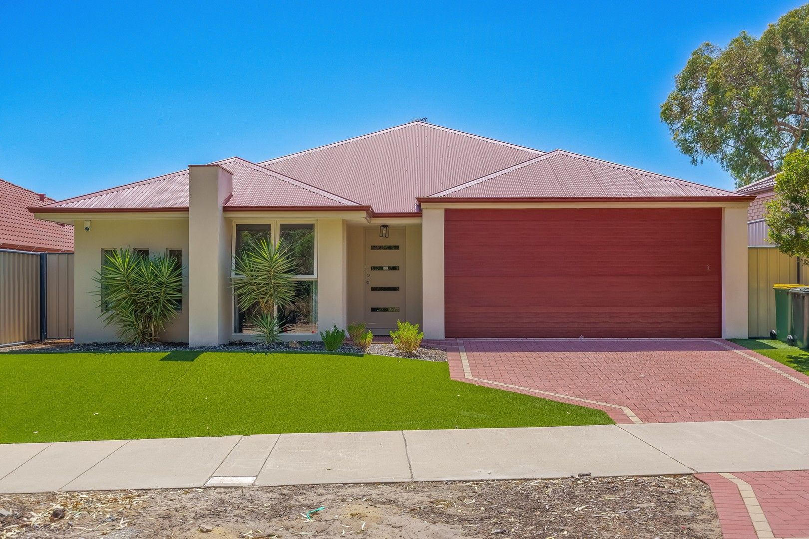 4 bedrooms House in 169 Pebble Beach Boulevard MEADOW SPRINGS WA, 6210