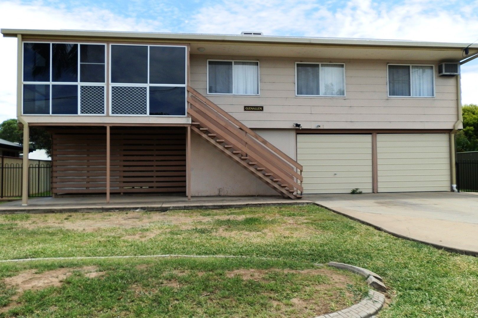 4 bedrooms House in 3 Alamein Drive EMERALD QLD, 4720