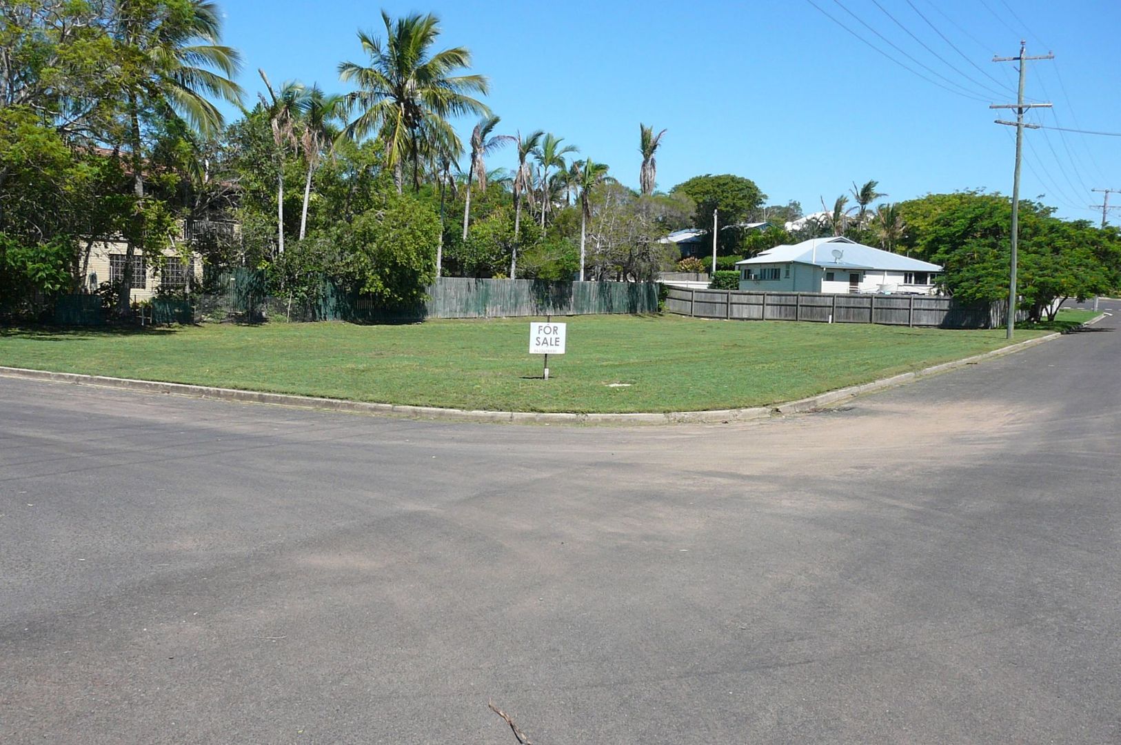 1 Larsen Street, Urangan QLD 4655, Image 2