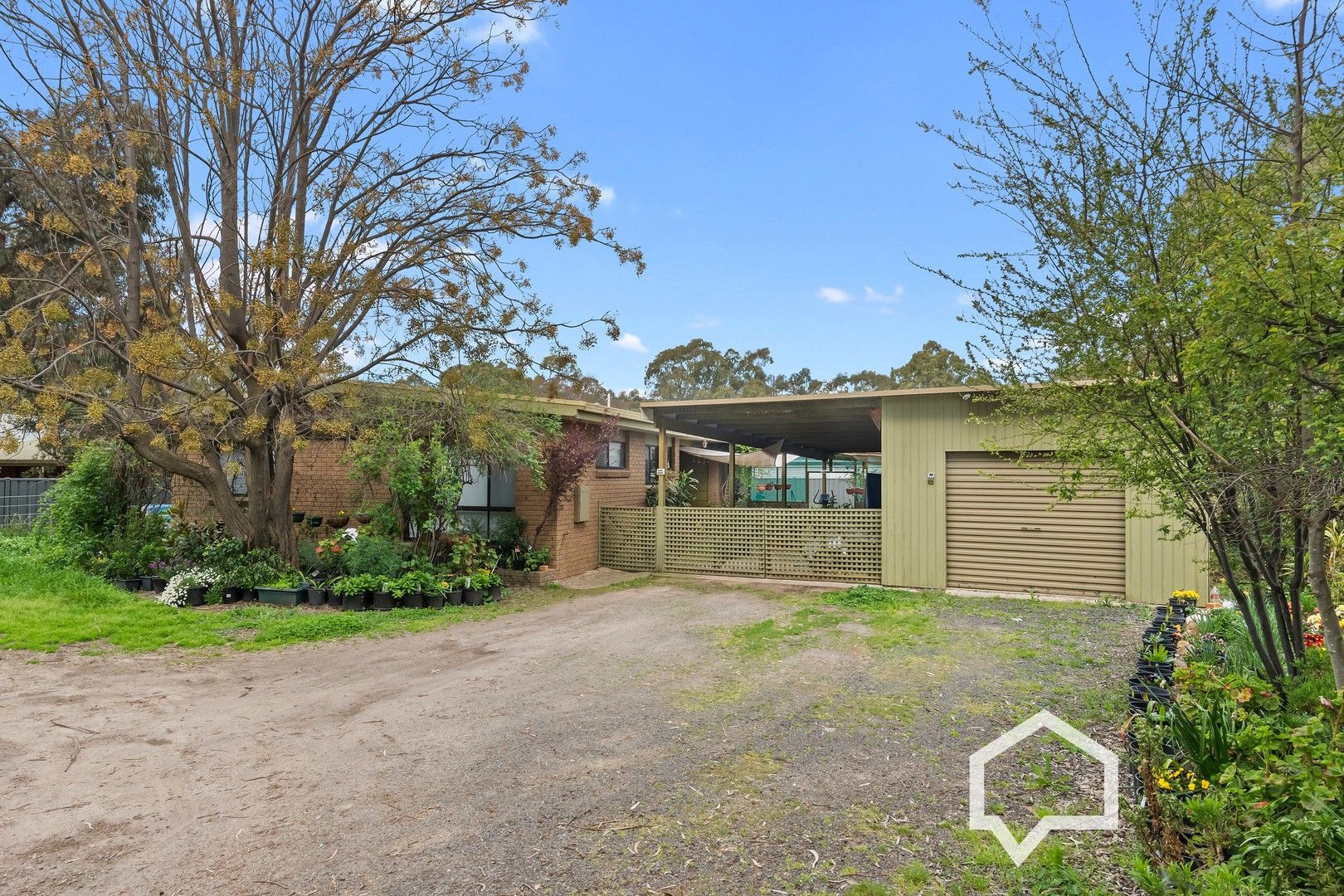 3 bedrooms House in 21 Ryalls Lane STRATHFIELDSAYE VIC, 3551