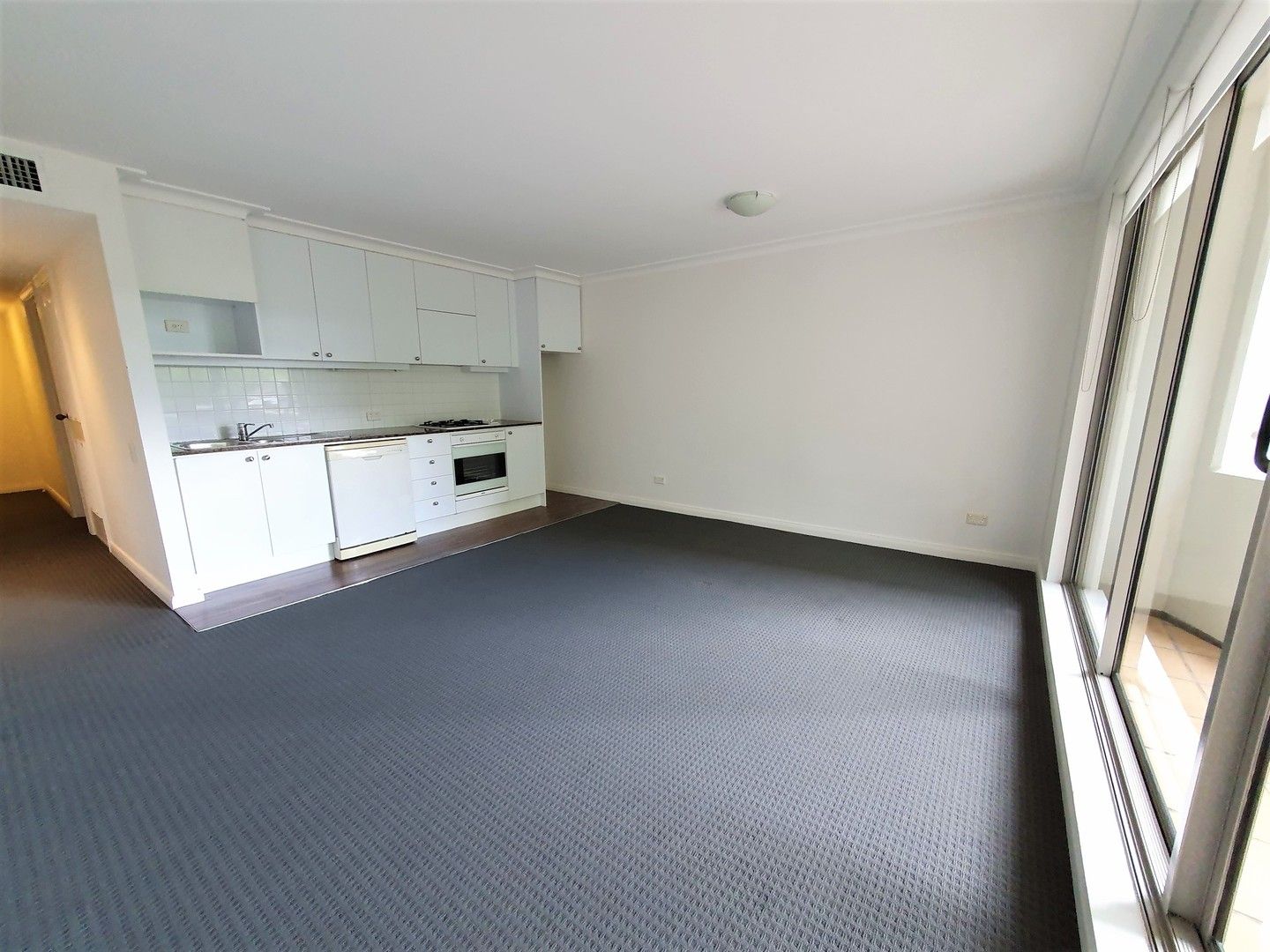 1 bedrooms Apartment / Unit / Flat in 905/12 Glen Street MILSONS POINT NSW, 2061