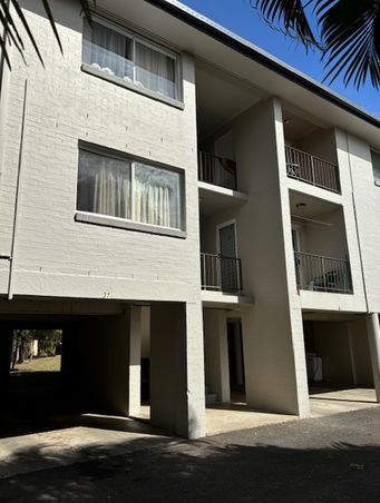 2 bedrooms Apartment / Unit / Flat in 31/13 Brown Street LABRADOR QLD, 4215