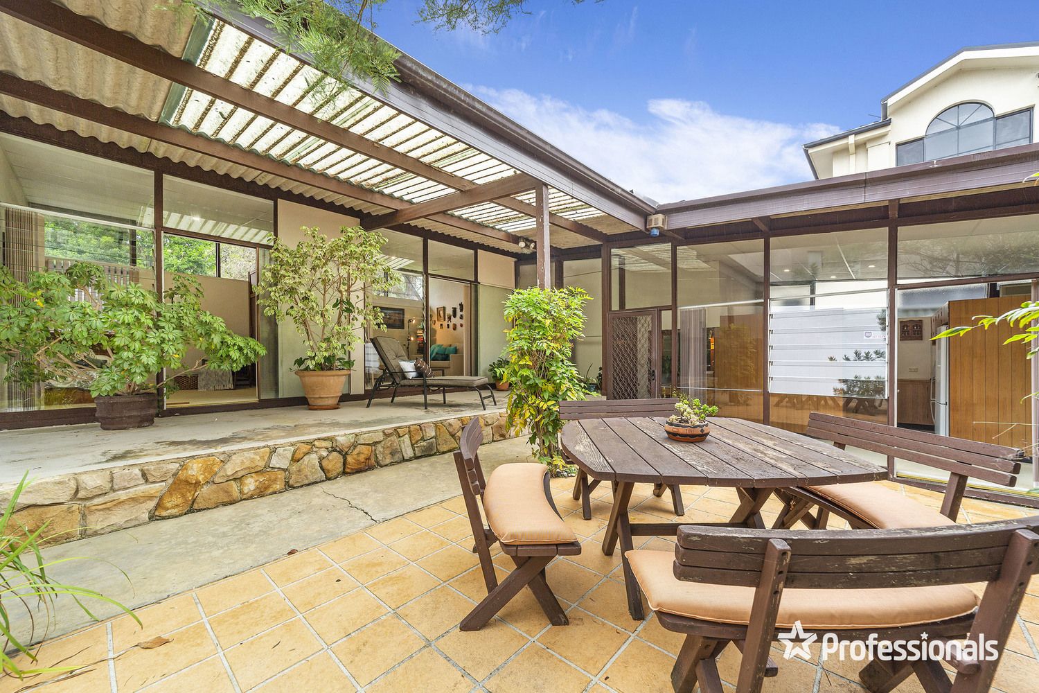 2 bedrooms House in 579 Henry Lawson Drive EAST HILLS NSW, 2213