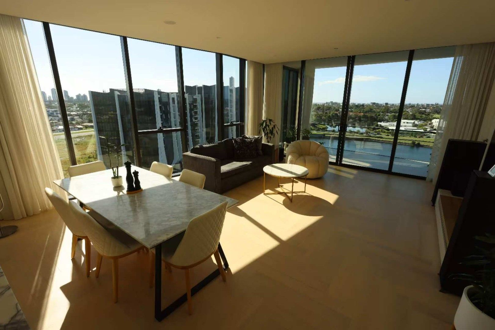 3 bedrooms Apartment / Unit / Flat in 31007/24 The Lanes Boulevard MERMAID WATERS QLD, 4218