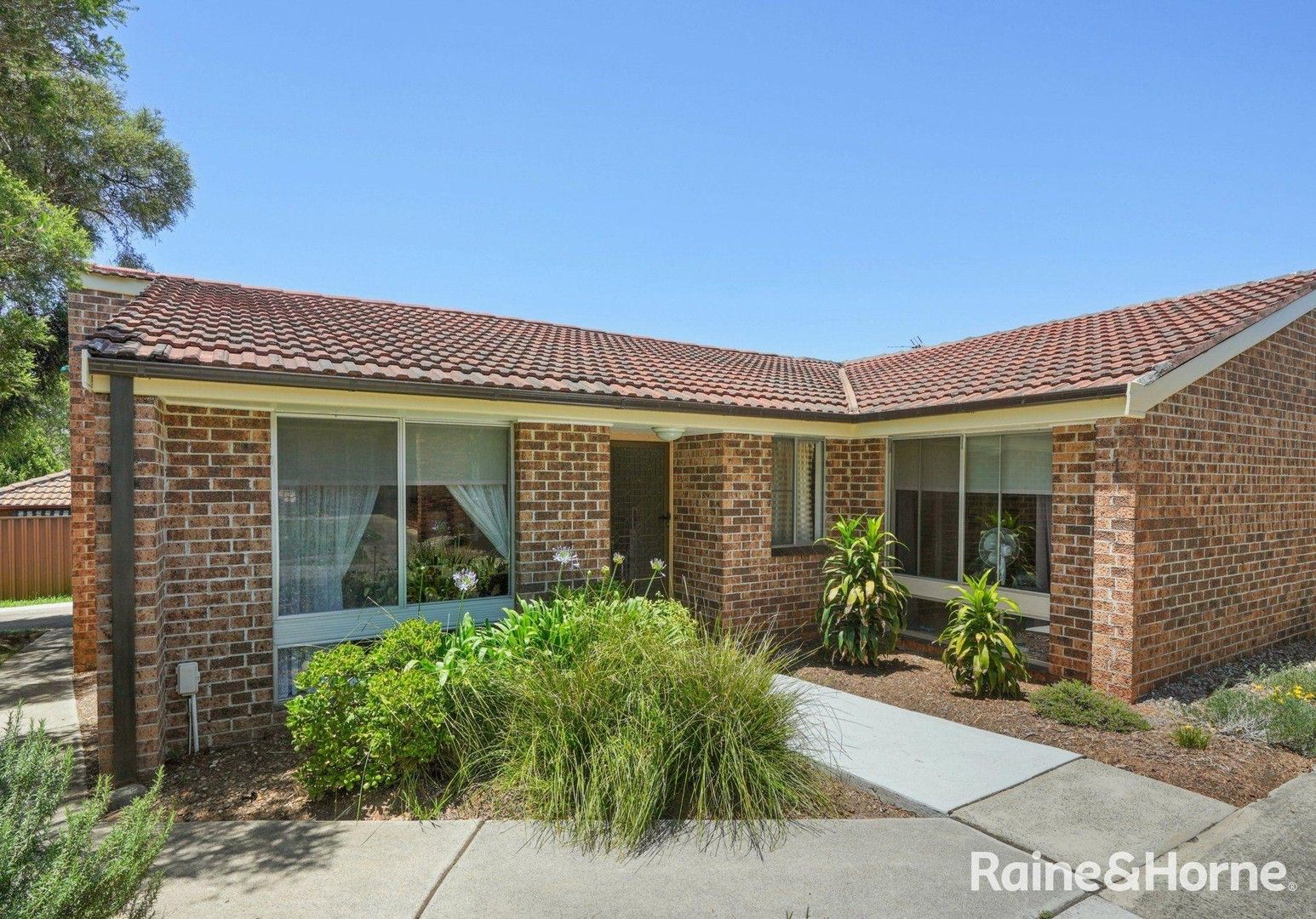 1/23 Second Avenue, Macquarie Fields NSW 2564 House For Rent 450