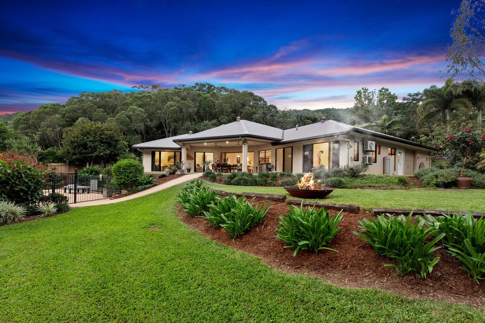 4 bedrooms House in 33-35 Frond Close REDLYNCH QLD, 4870