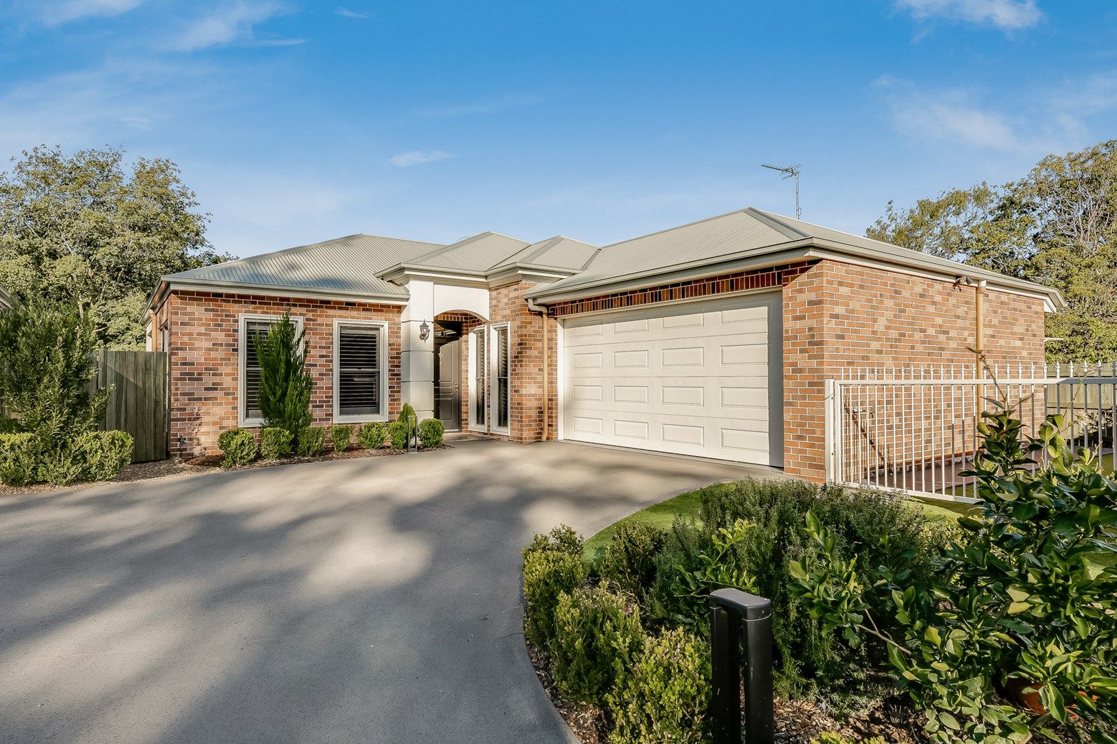 2/10a Trevethan Street, Mount Lofty QLD 4350, Image 0