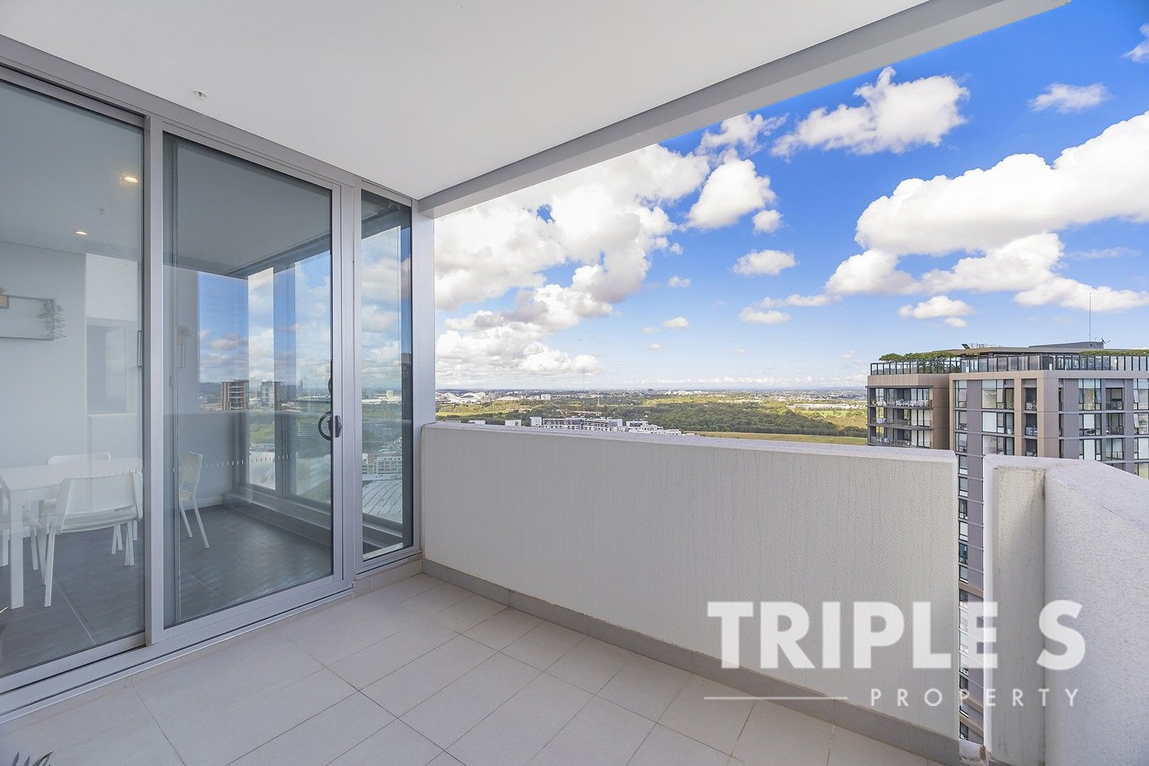 1 bedrooms Apartment / Unit / Flat in 2706/18 Footbridge Boulevard WENTWORTH POINT NSW, 2127
