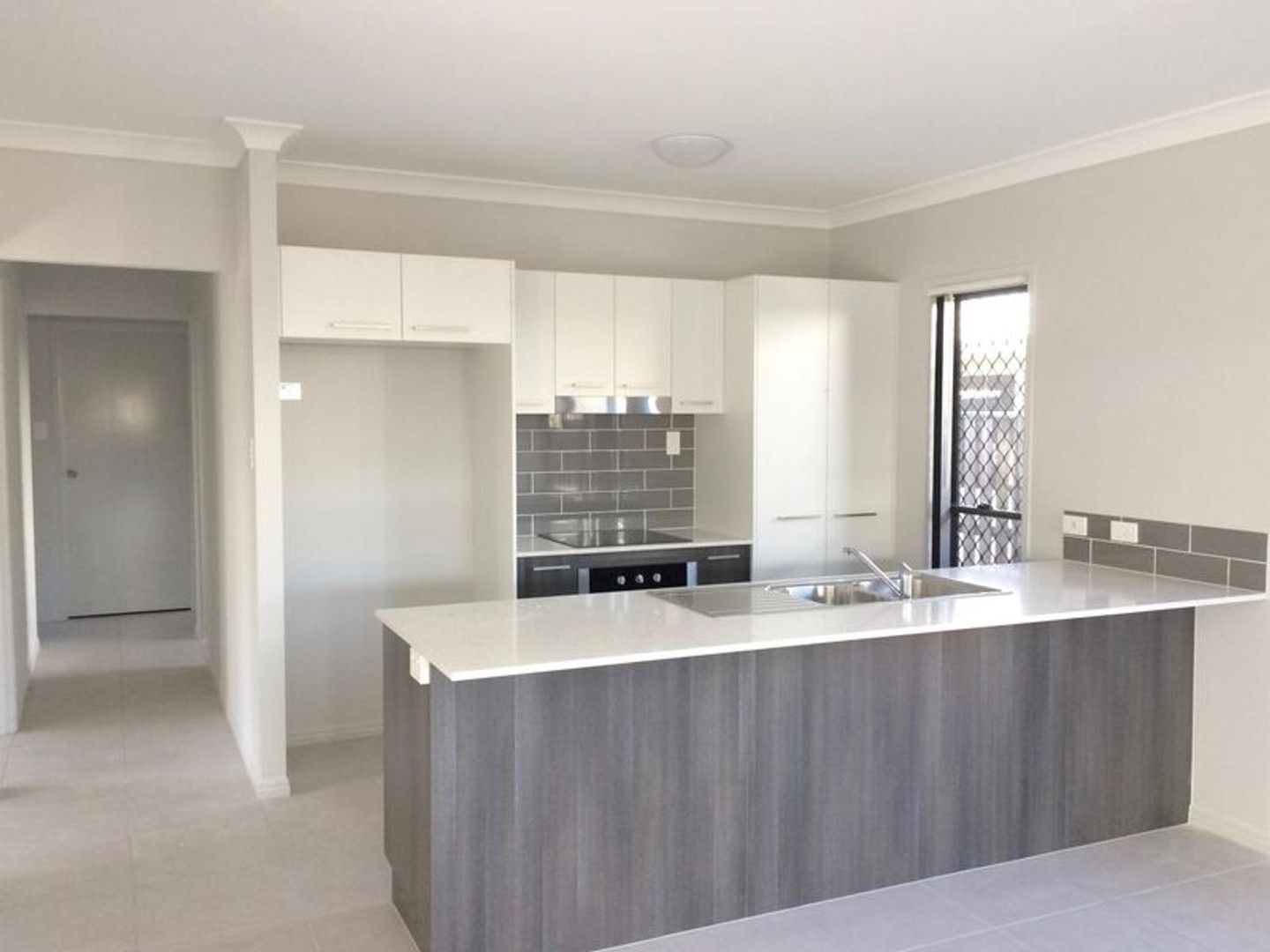 4 bedrooms House in 6 Keelson Crescent HOPE ISLAND QLD, 4212