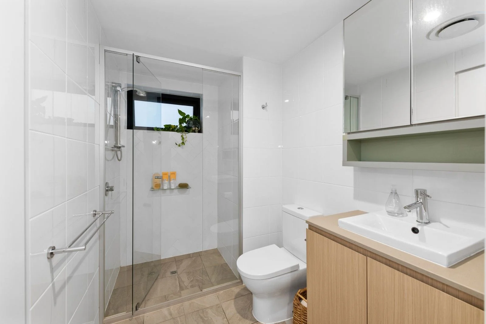 Additional image 13 of ID:21172998/88 Waldheim Street, Annerley QLD 4103