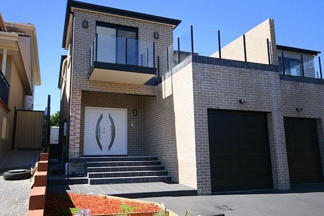 Picture of 11 Binalong Avenue, GEORGES HALL NSW 2198