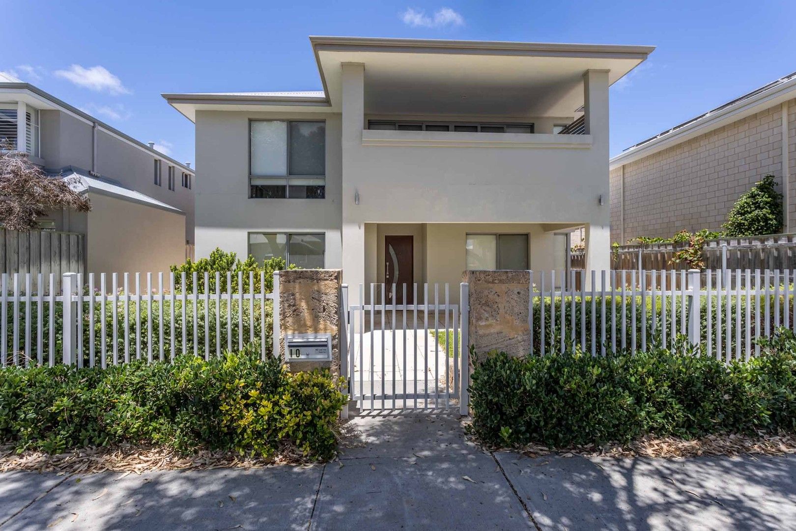 4 bedrooms House in 10 Lookout Drive YANCHEP WA, 6035