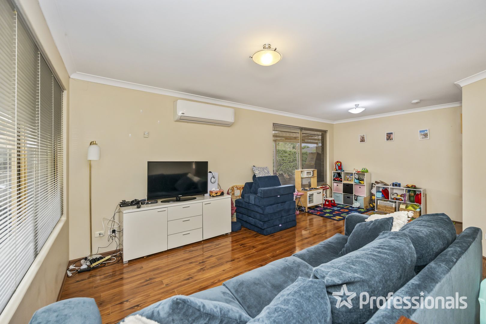 32 Jefferson Drive, Marangaroo WA 6064, Image 2