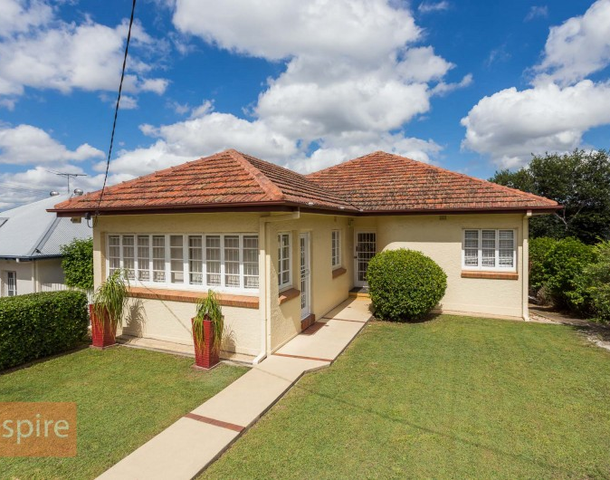 17 Lamrock Street, Holland Park West QLD 4121