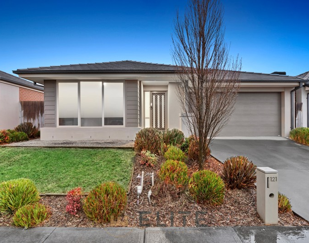 121 Rossiter Retreat, Cranbourne North VIC 3977