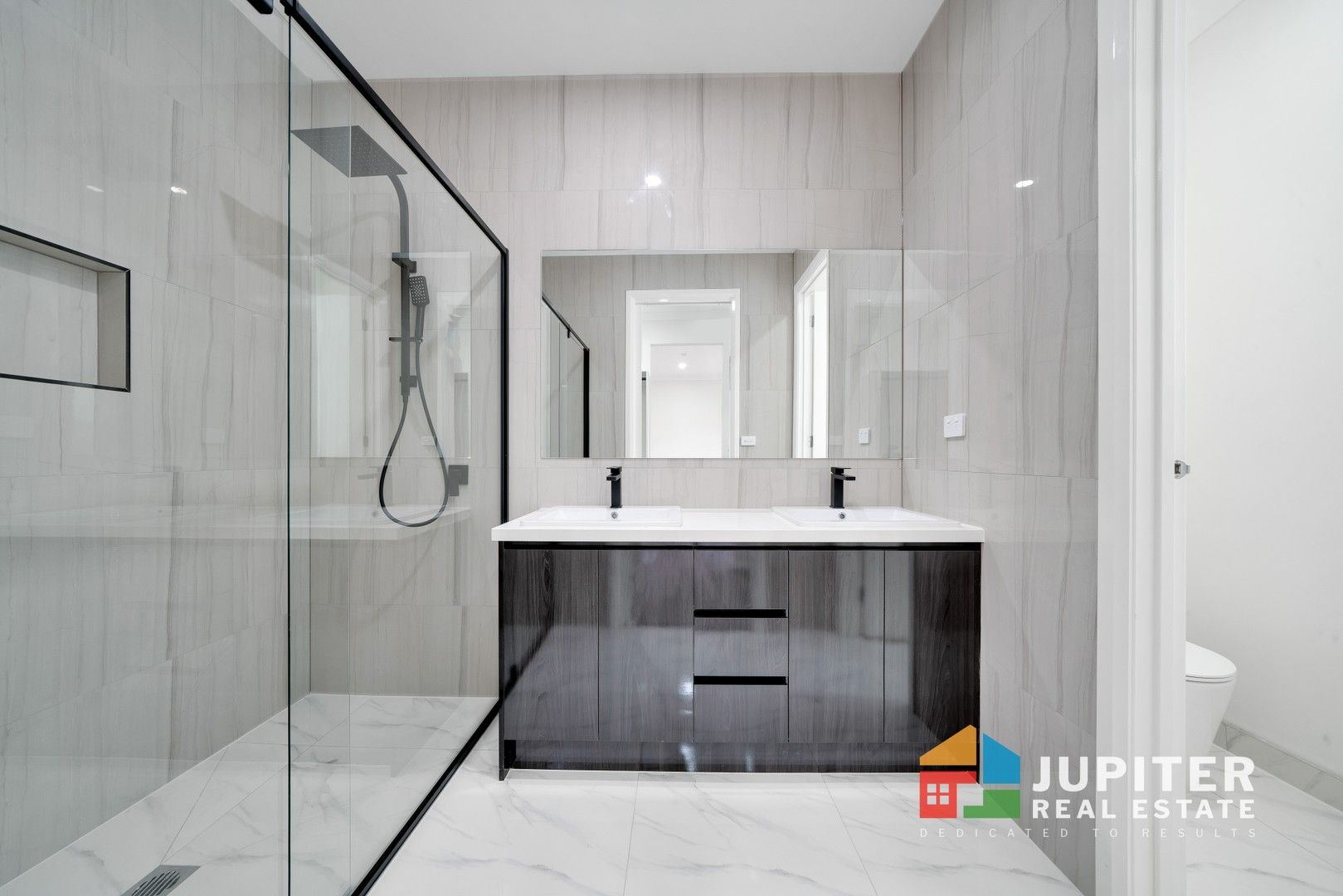 4 bedrooms House in 5 Blenril Avenue TARNEIT VIC, 3029