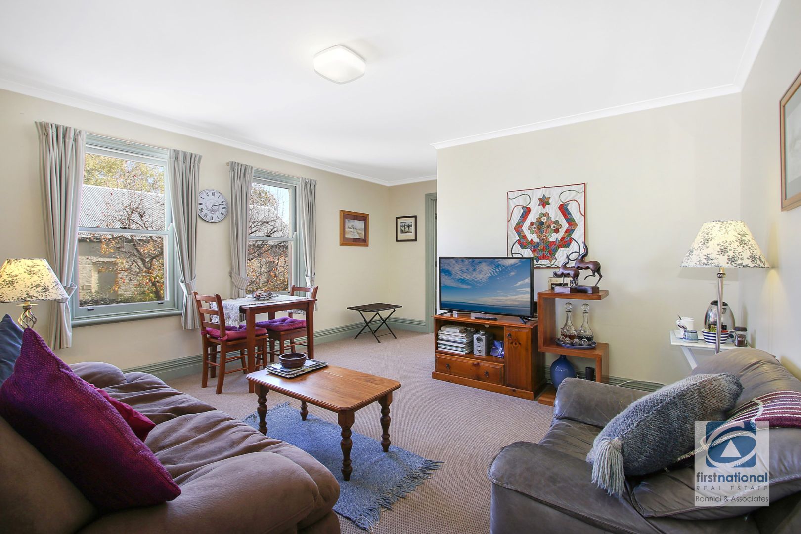 21 Loch Street, Beechworth VIC 3747, Image 2