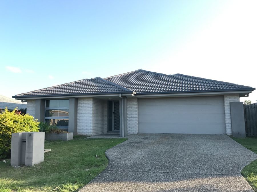4 bedrooms House in 9 Cyan Court MORAYFIELD QLD, 4506