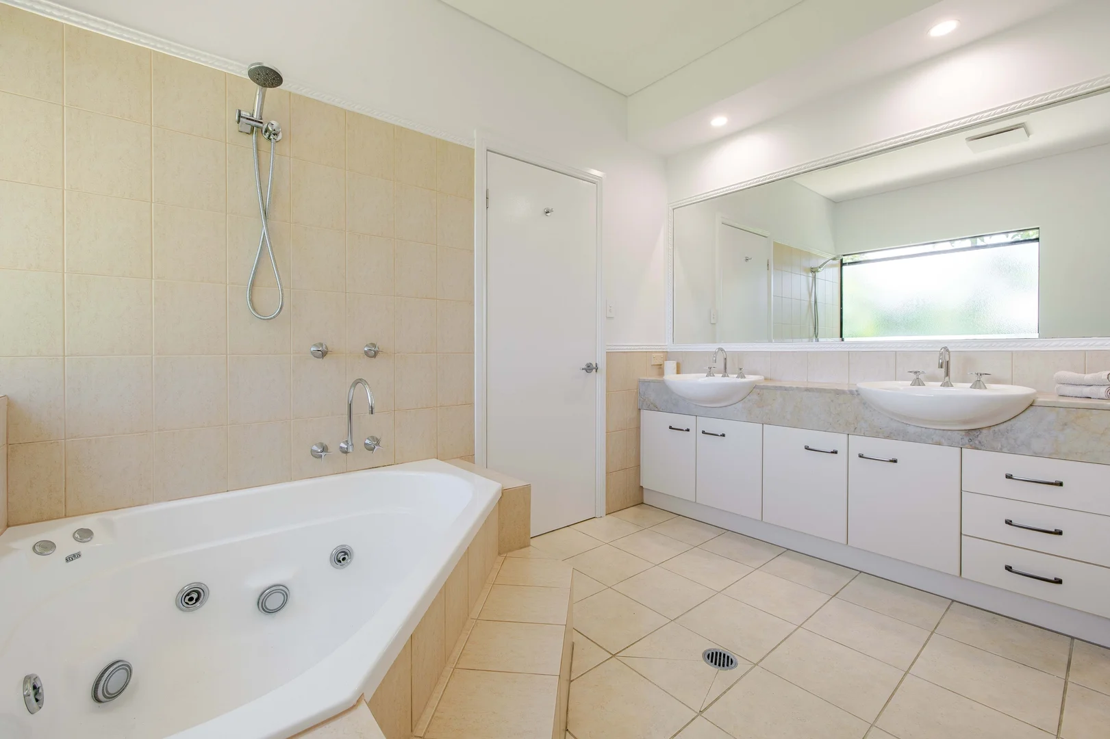 Additional image 22 of 10/11-17 St Crispins Avenue, Port Douglas QLD 4877