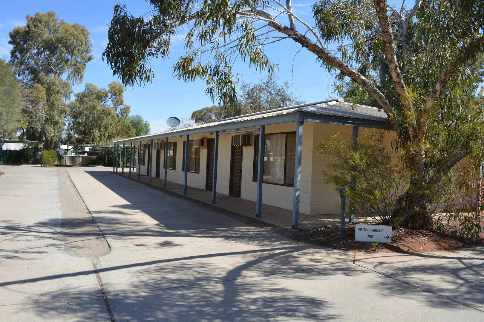 Unit 4/6-8 Kennebery St, Roxby Downs SA 5725