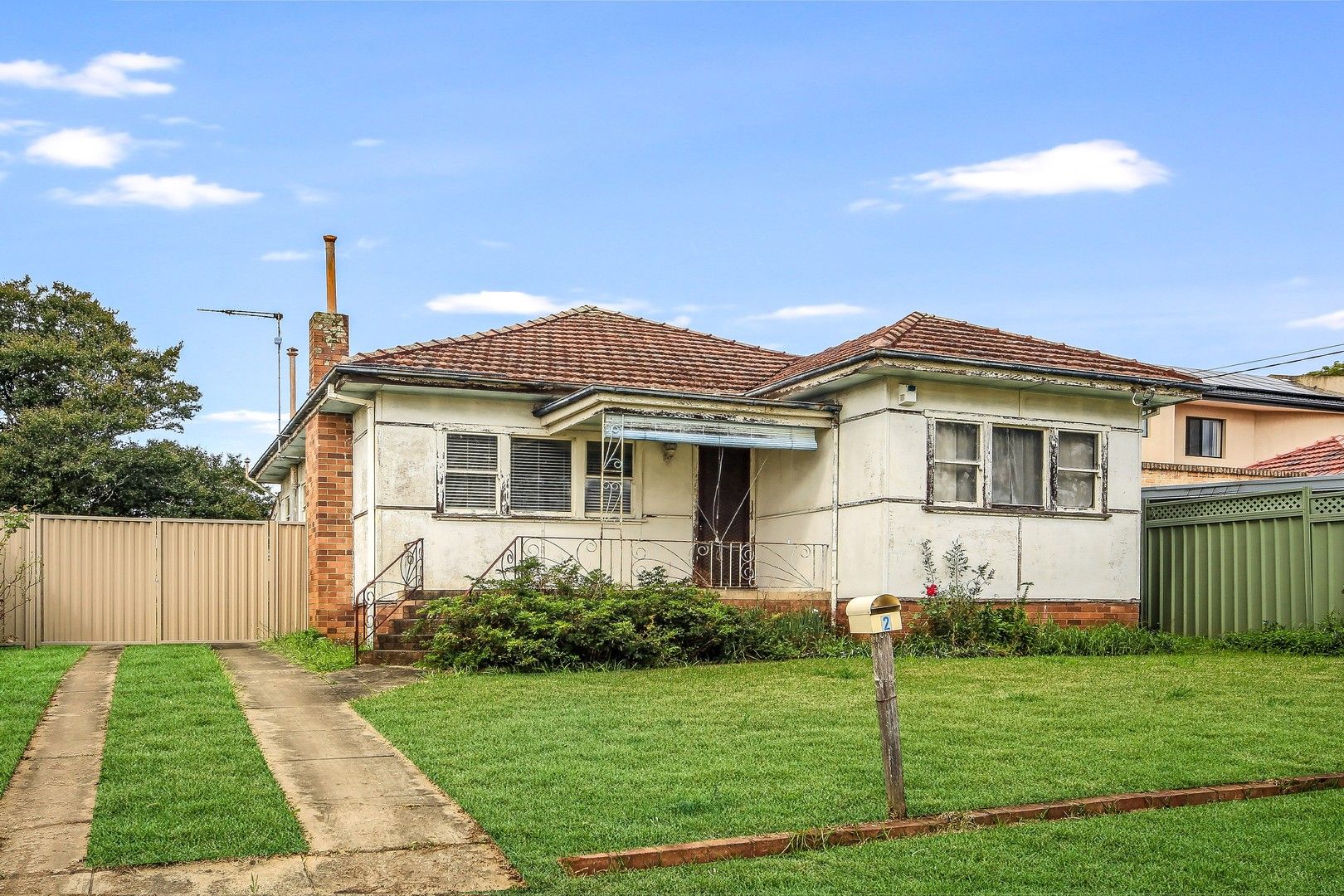 2 Fullerton Cr, Riverwood NSW 2210, Image 1