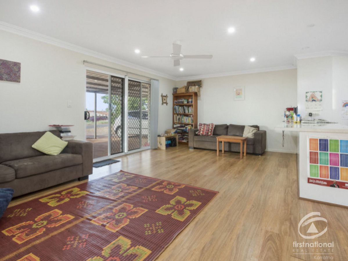 7 Forrest Crescent, Dampier WA 6713, Image 2