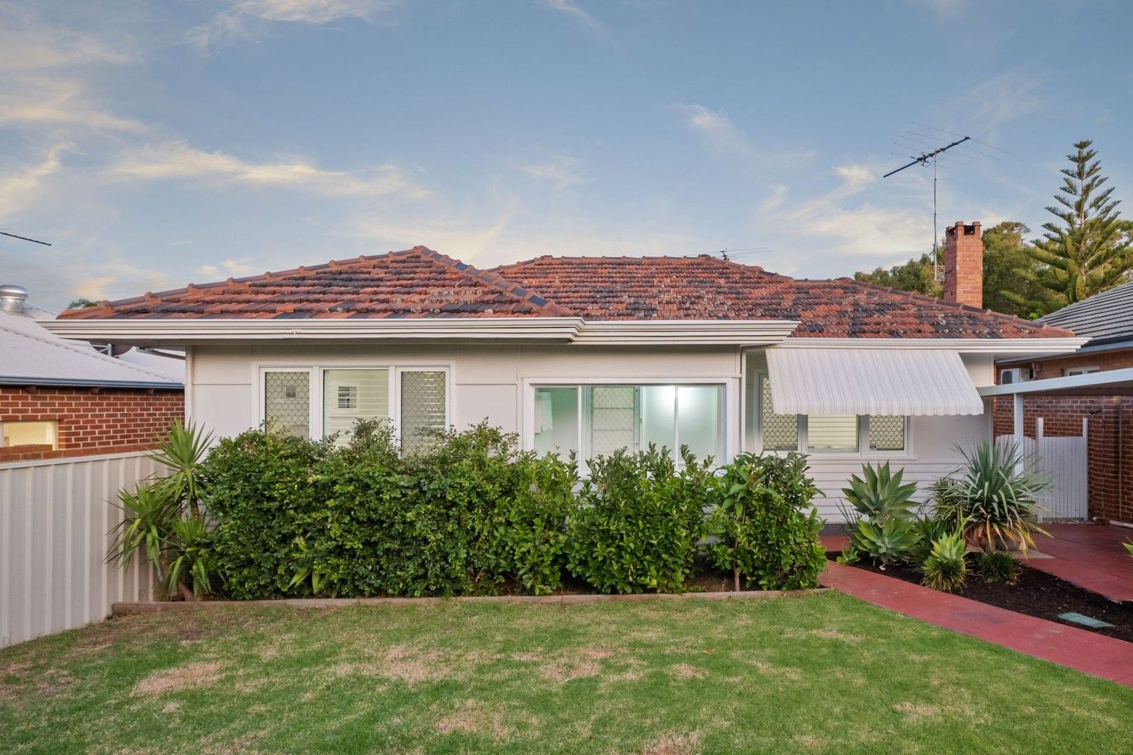 3 bedrooms House in 42 Stanley Street SCARBOROUGH WA, 6019