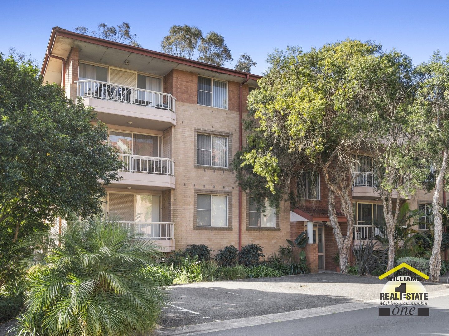 2 bedrooms Apartment / Unit / Flat in 20/4 Mead Drive CHIPPING NORTON NSW, 2170