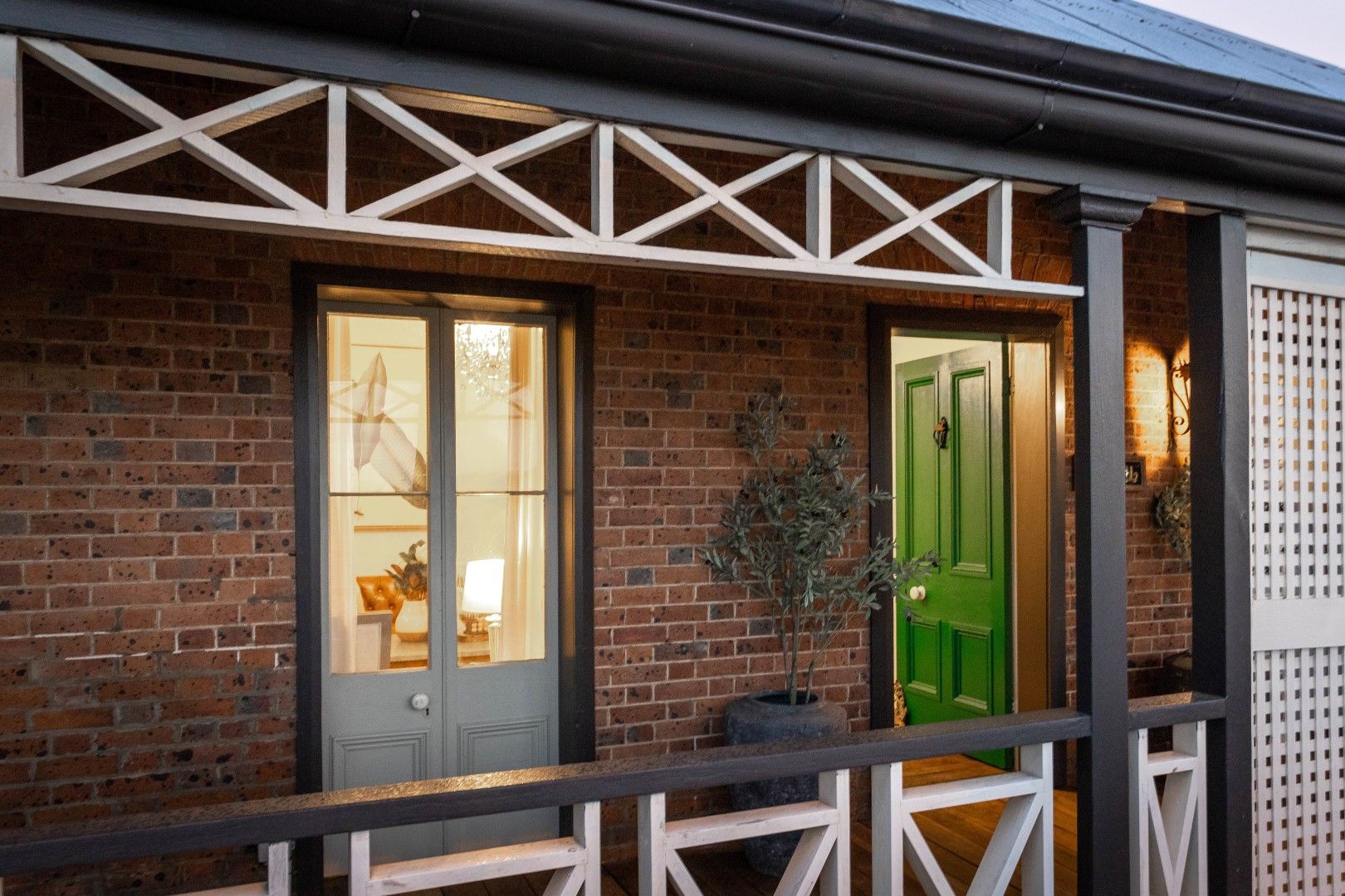 4 bedrooms House in 6 Burnett Street WEST IPSWICH QLD, 4305